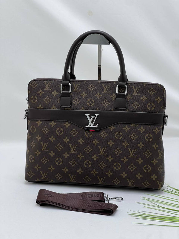 شنط لابتوب LOUIS VUITTON \ نياد